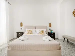 AuGuStea City Stay