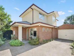 Quiet & Spacious Family-Friendly 3Br 2Bath Home