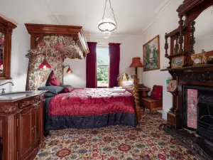 Otira Stagecoach Hotel