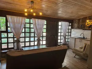 Safari House Tbilisi Wine & Family Hotel