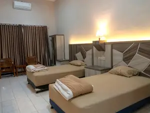 Alicia Bondowoso Syariah