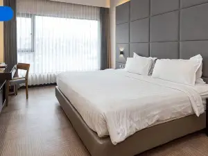 De Lobby Suite Hotel