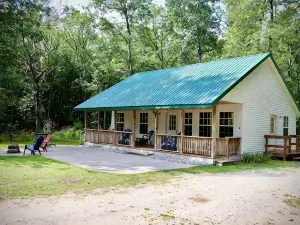 Beautifully Renovated Vintage Cabin in the Heart of Manistee National Forest