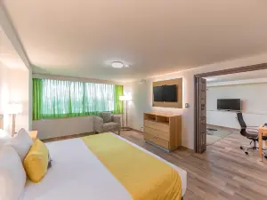 La Joya Hotel