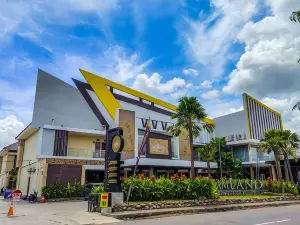 Dreamland Hotel and Lounge