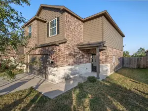 Uniquely styled Home 20mins to Austin -COTA -TESLA