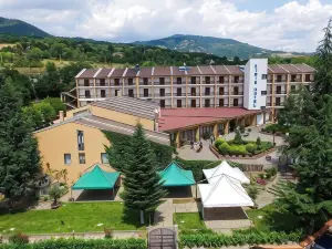 Hotel Kiris