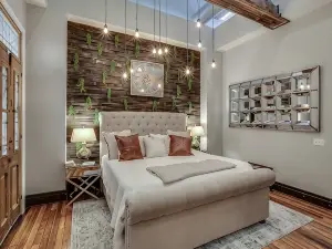 Urban Loft 5,000 SqFt. Sleeps 17 Next to Frankfort Distilleries,PERFECT LOCATION