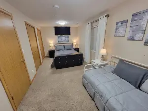4 Bedrooms. 2 Miles to Isu. Quiet Cul-De-Sac.
