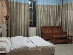 Longlin Huashun Homestay