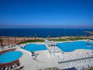 King Evelthon Beach Hotel & Resort