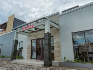 Rafael Inn Timika