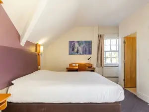 Alty Hotel