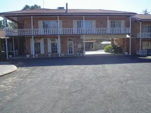 Coachmans Rest Motor Lodge