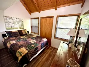 Cozy Cabin in Black Bear-Central Heating-Family & Pet Friendly-Resort Pool