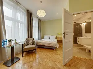 Jagiellonska 3 ApartHotel - Deluxe Rooms with King Beds, City Center, Free Wifi!