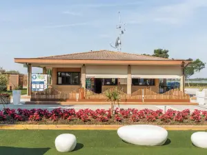 Club del Sole Spina Family Collection