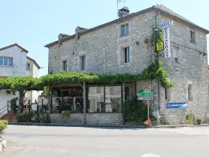 Logis Hotels- Auberge de la Tour - Hôtel et Restaurant