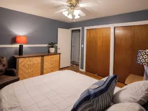 4 Bedroom Home, Fenced Yard and Hot Tub!