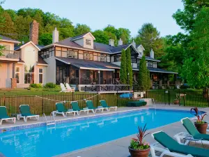 Sir Sam's Inn & Waterspa - Adults Only