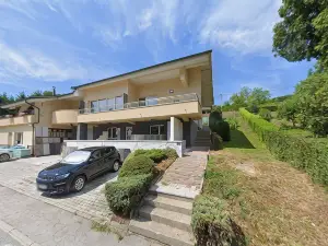 Mega Apartmaji