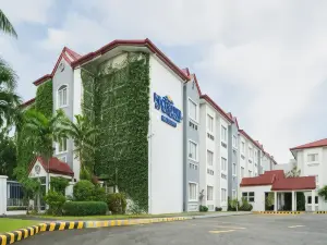 Microtel by Wyndham Batangas
