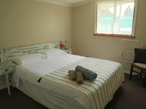 Blackfern cottage