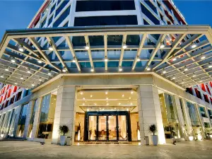 Royale Signature Hotel