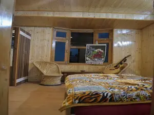Abhishek Charas Homestay