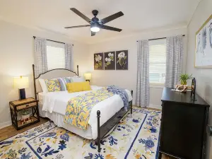 Cottage Row: Leontyne