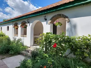 Eva House