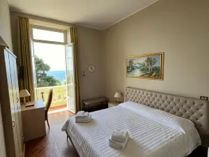 Hotel Petit Royal