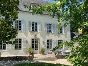 Manoir la Meffrais 1741-Chambres d'hôtes à 3 Min de Dinan-Parking Privé