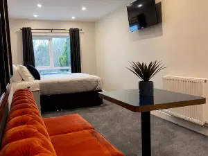 53 Luxury Rooms