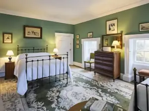 Roundwood House