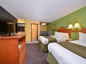 Quality Inn & Suites Grinnell Near University