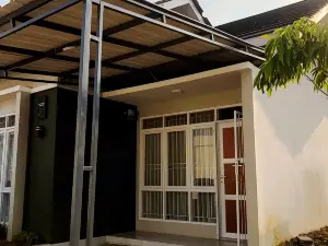 Shakilla House 6A Blok J-01 Syariah Cigalumpit Cianjur