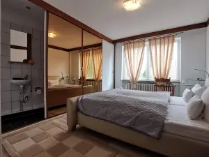 Hotel Happy