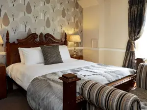 Saracens Head Hotel by Greene King Inns