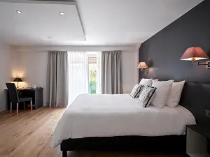 Le 24 Hotel