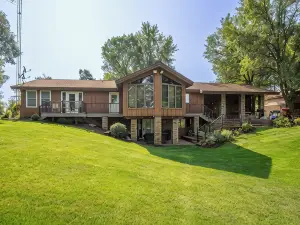 Lake Wissota Lookout – A Luxury Escape
