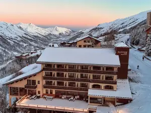 Alpeen Hotel