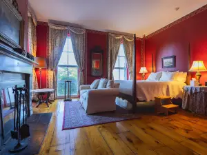 Cromwell Manor Inn