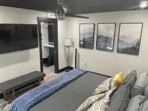 Walker Top Private Quiet Luxury 1 Br. Villa