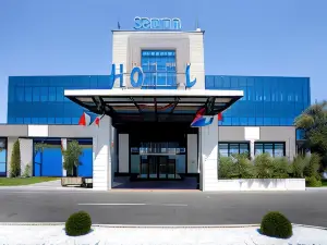 加爾達飯店