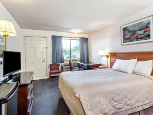 Econo Lodge Edmonds North Seattle
