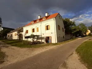 Köveskál Vendégház