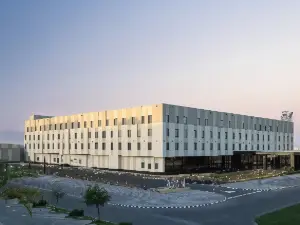 Maani Muscat Hotel & Suites