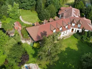 Ivanek Guest House