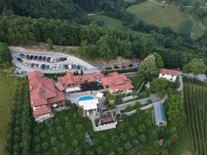 Lux Smestaj Ivanjicki Konaci